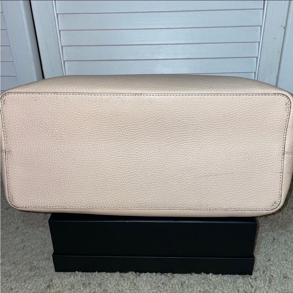 Tory Burch: Thea Center Zip Leather Tote Bag - Picture 3 of 12